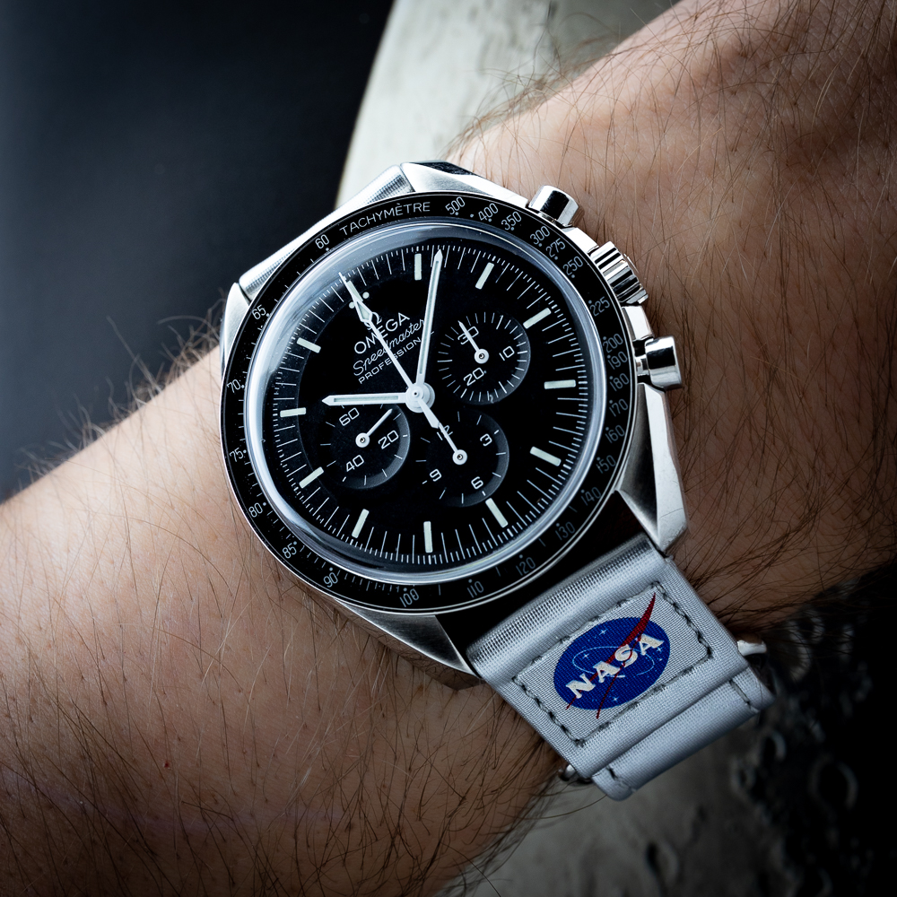 omega moonwatch professional co-axial master chronometer chronograph cal 3861