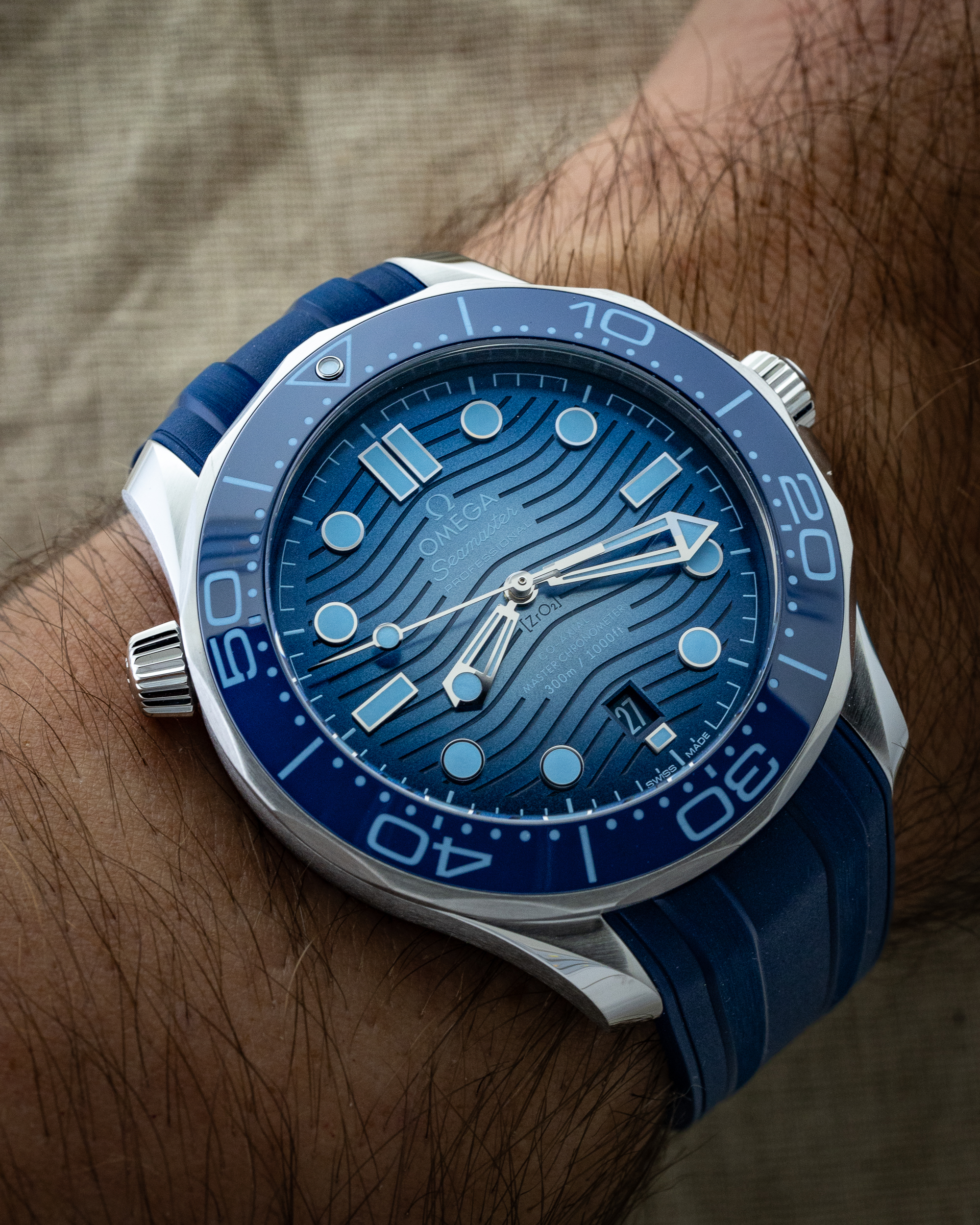 omega-seamaster-diver-300m-summer-blue