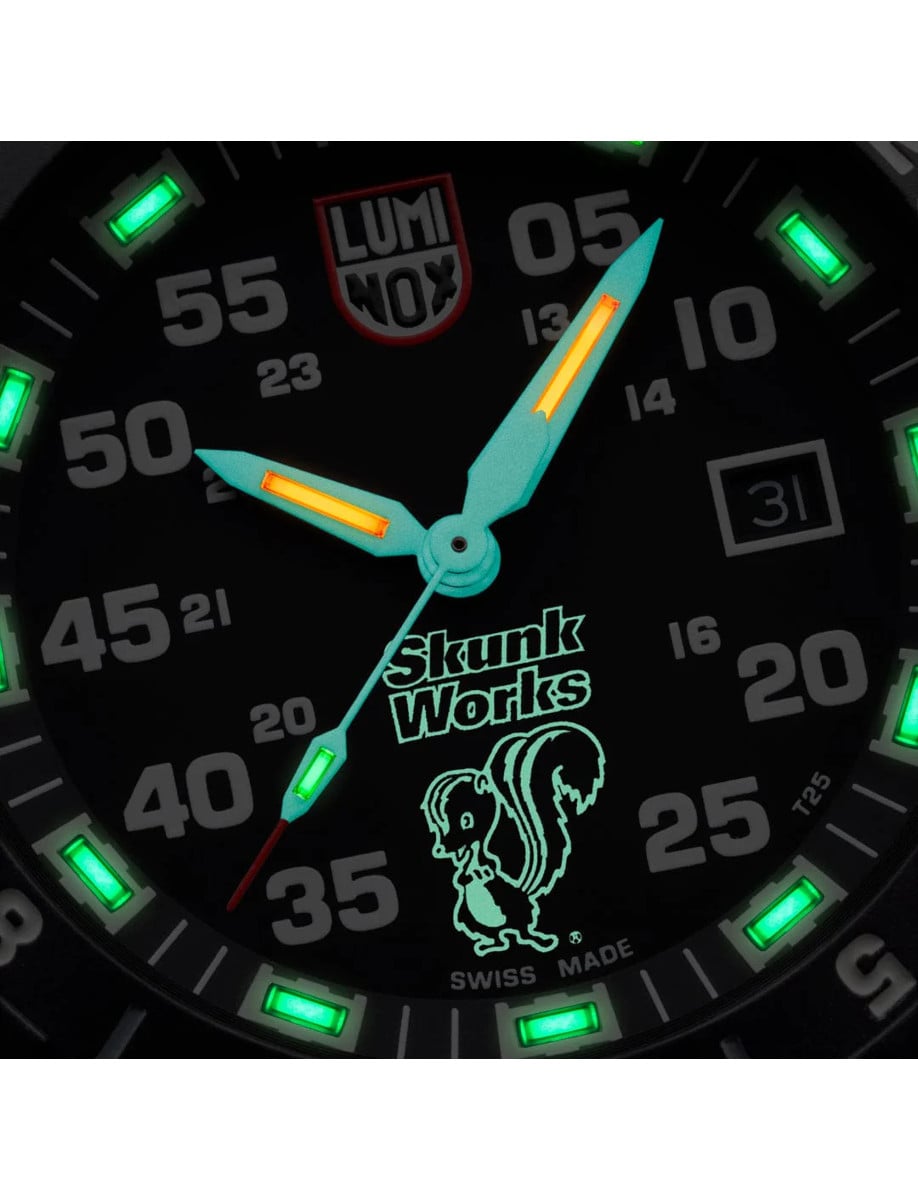 Luminox Air F-117 NIGHTHAWK® x Skunk Works® 6440 Heritage Pilot’s Watch XA.6442.H.SET Luminous Dial luminous