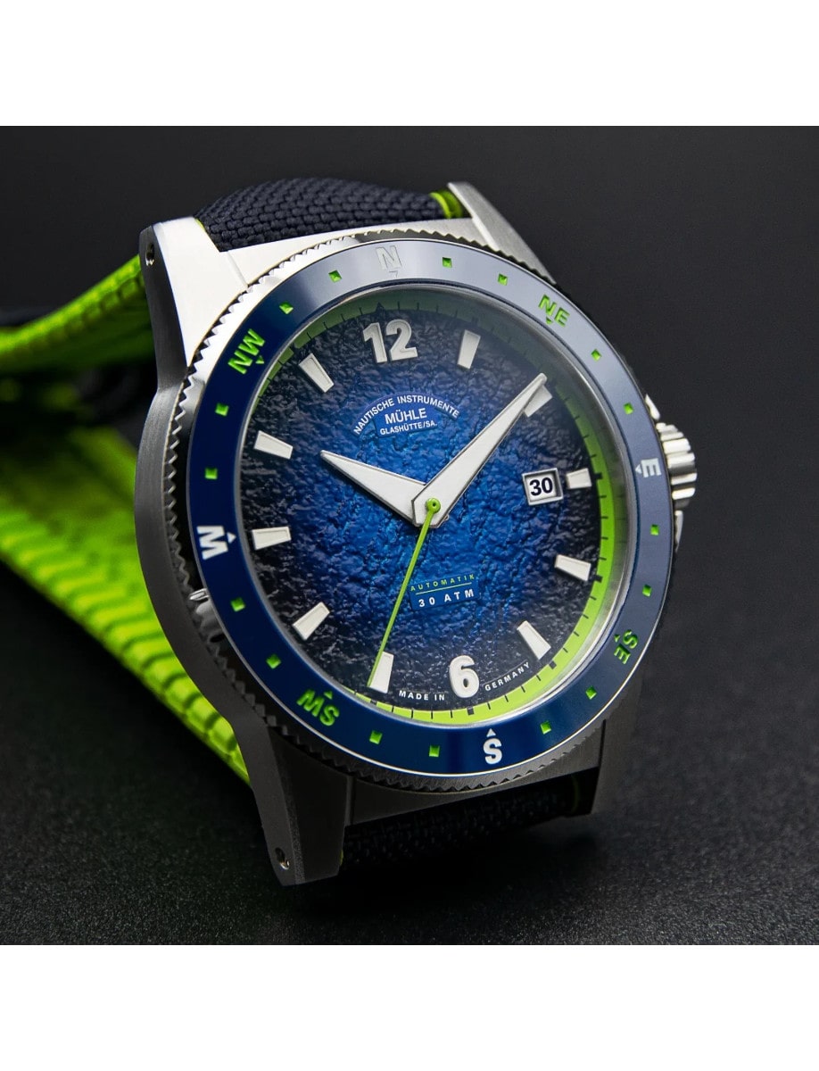 Muhle Glasshute Sportivo Compass Date M1-52-22-CK Side