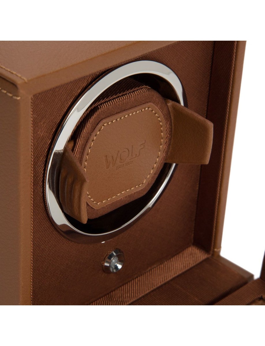 Wolf Cub Single Watch Winder with Cover 461127 front side