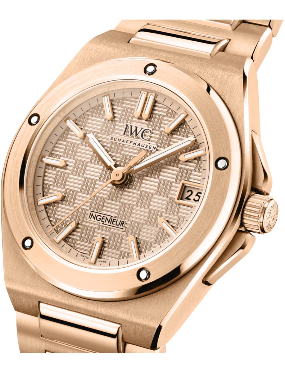 IWC Ingenieur Automatic 35 IW324903 dial
