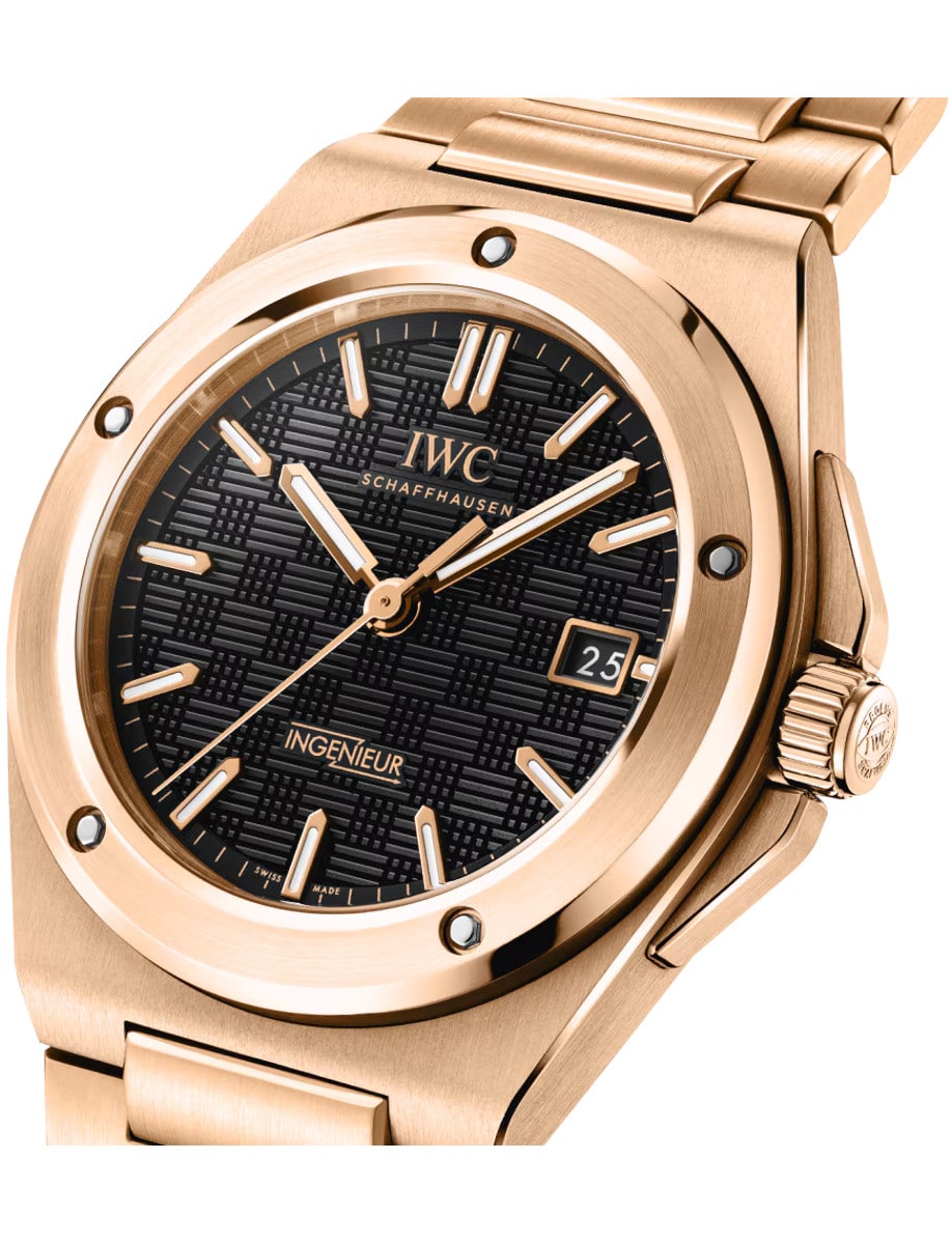 IWC Ingenieur Automatic 40 IW328702 dial