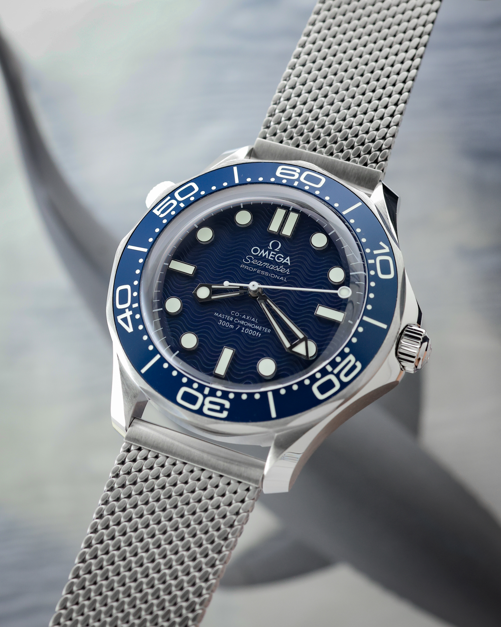 OMEGA Seamaster Diver 300m James Bond 60th Anniversary