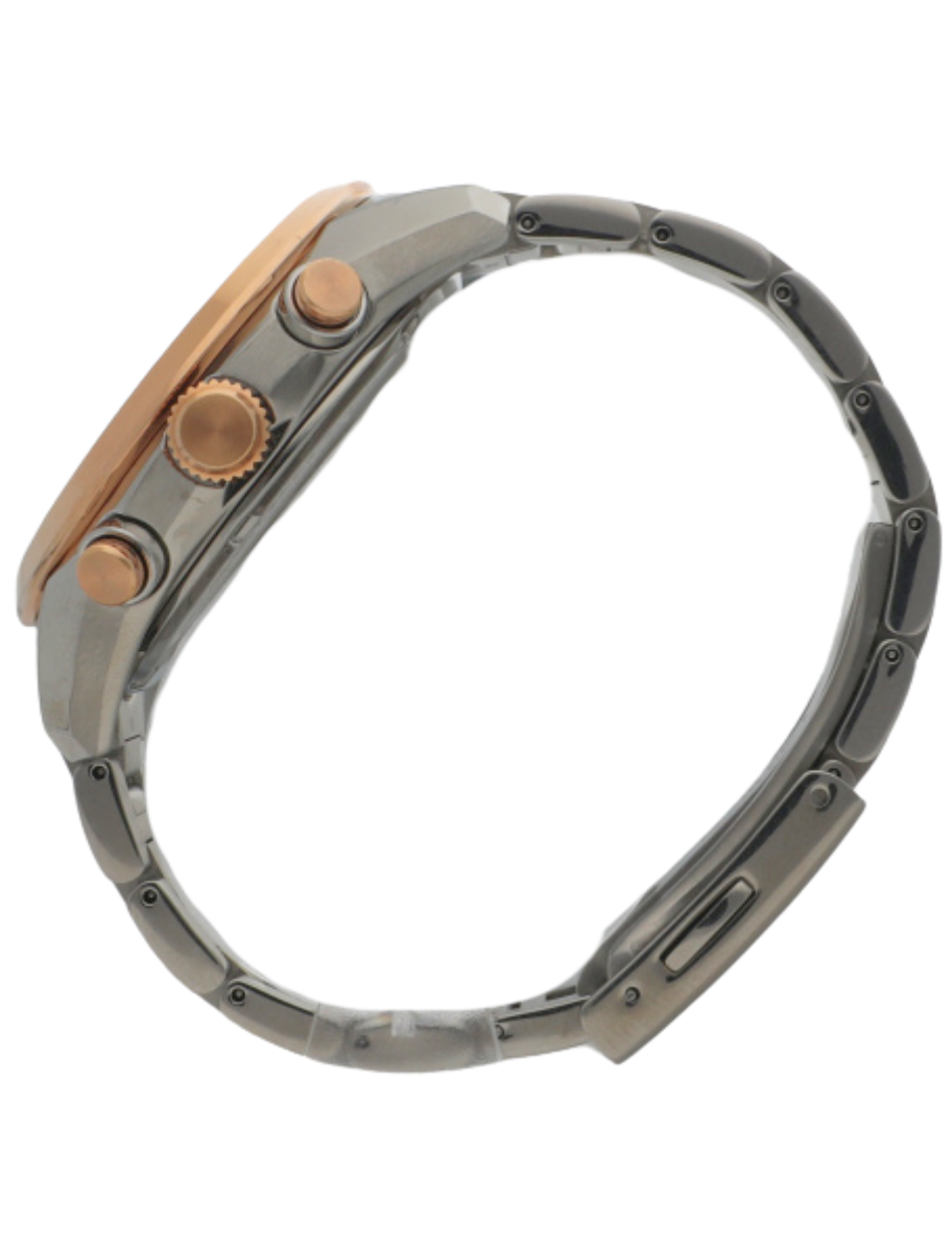 Left angled view of a pre-owned wristwatch featuring a stainless steel case and bracelet.