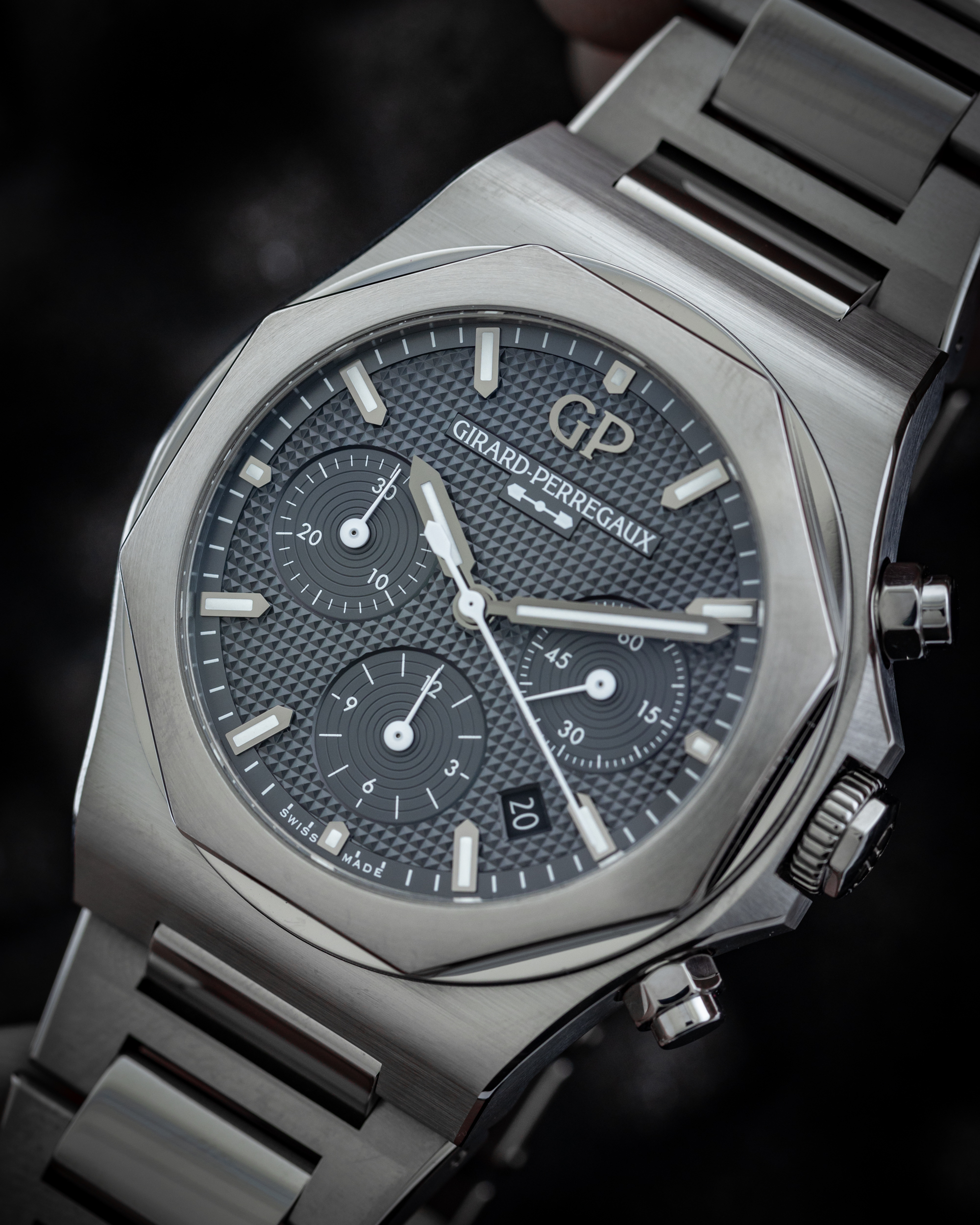 Girard-Perregaux Laureato Chronograph Ti49 