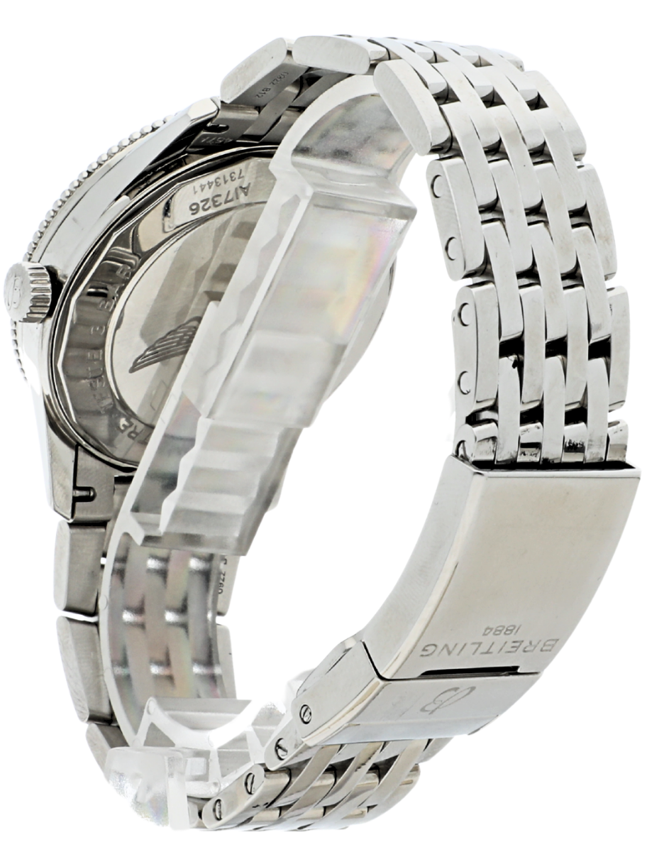 Breitling Navitimer 41 angled back right view