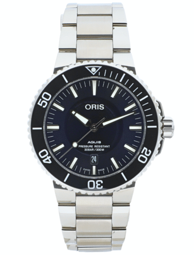Oris Aquis front facing view