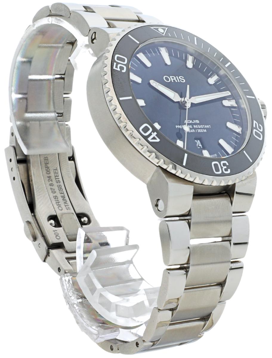 Oris Aquis angled front left view