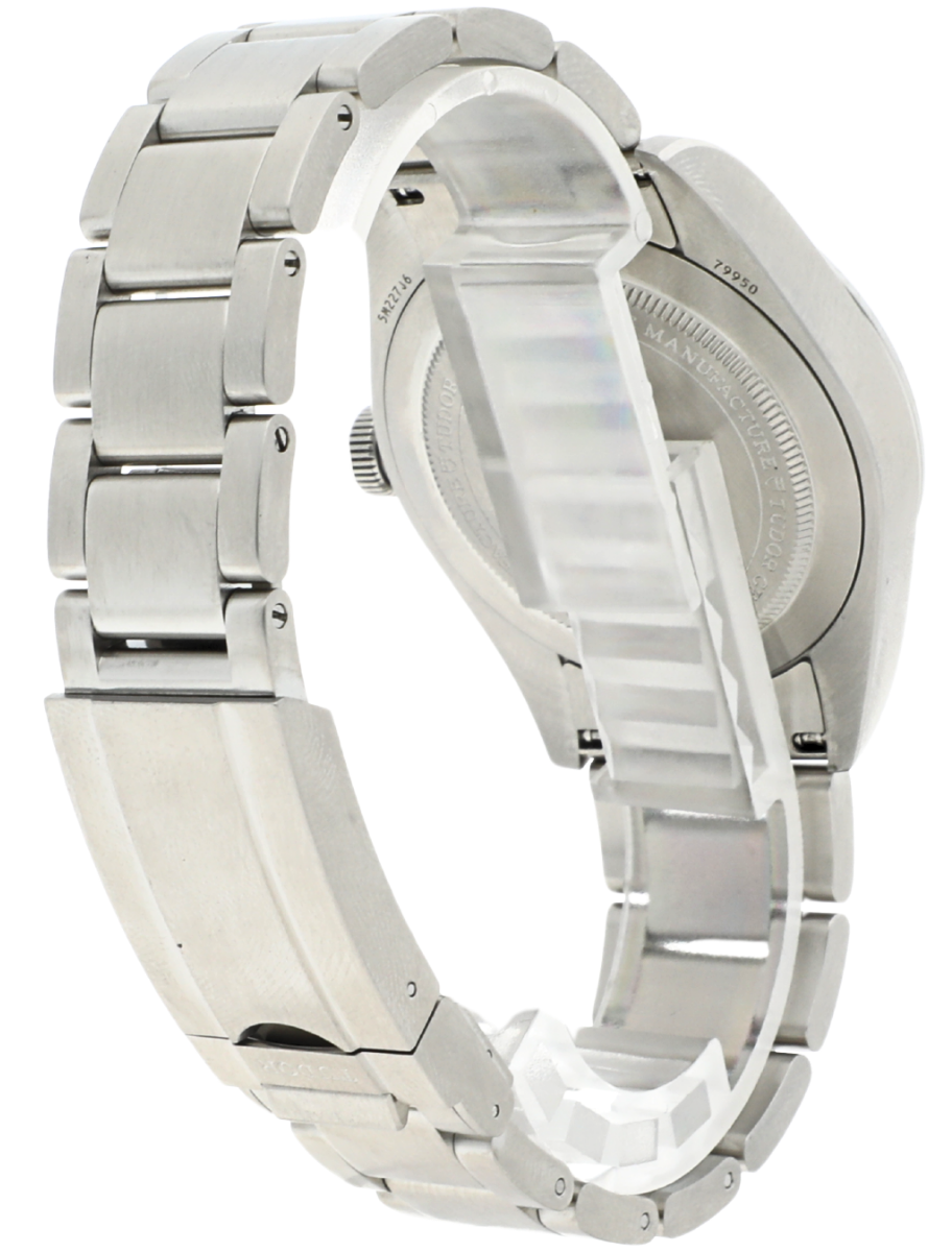 Tudor Ranger 39 angled back left view