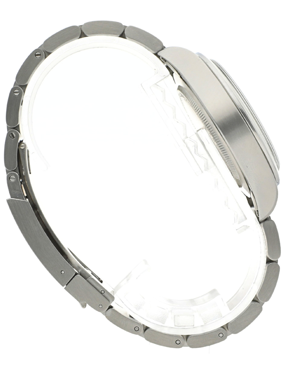 Tudor Ranger 39 left side view