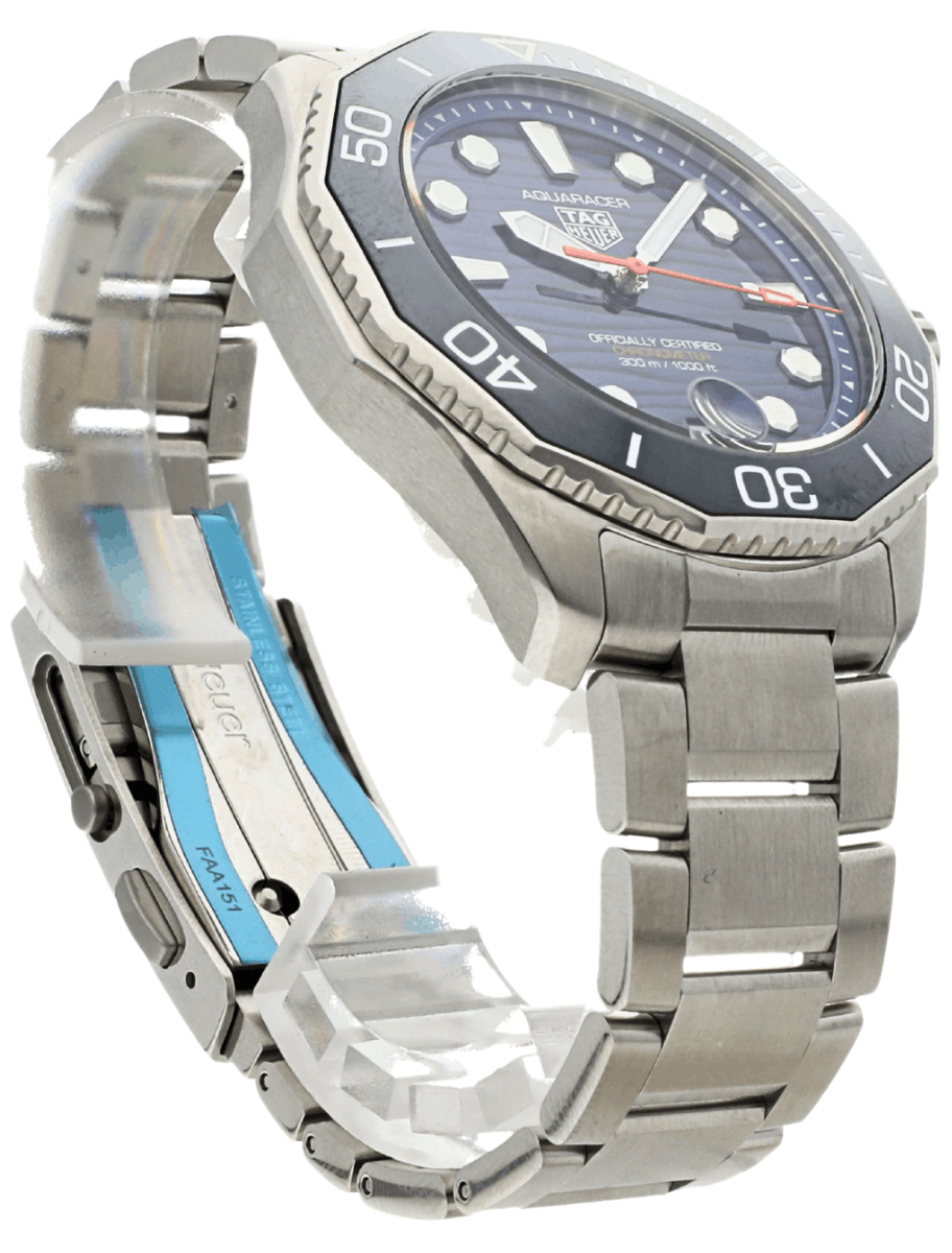 Front right view of Pre-Owned wristwatch with stainless steel case and bracelet, and blue dial.