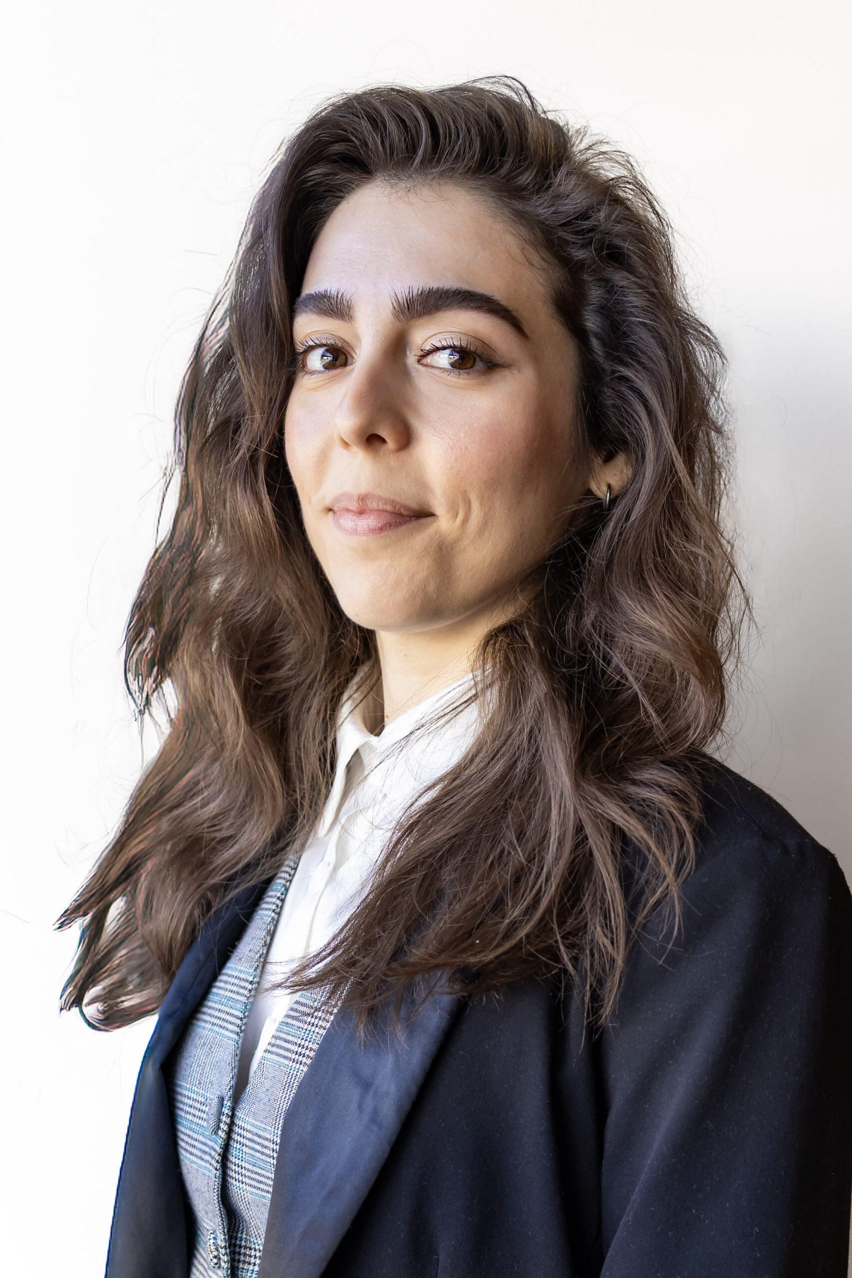 click to view bio of Lindsay Lillig