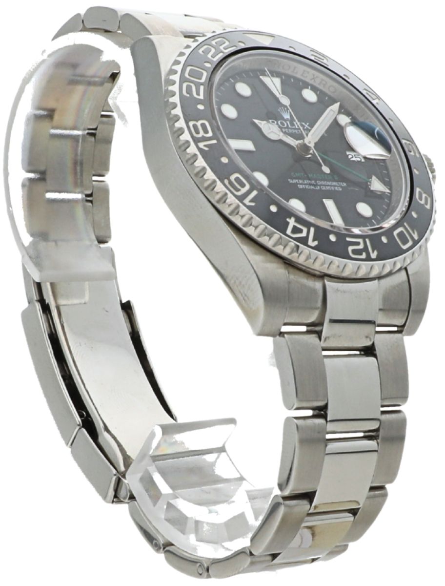 Front right view of Pre-Owned Rolex wristwatch with stainless seel case, black dial and oystersteel bracelet