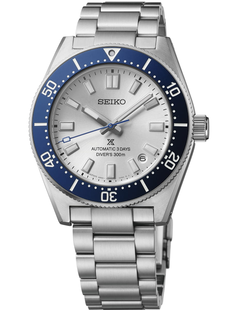 Front view of Seiko wristwatch with stainless steel case and bracelet and silver white dial