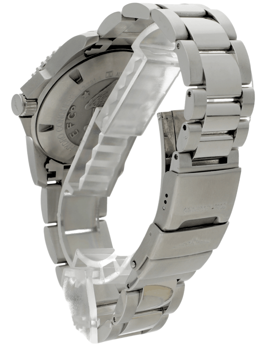 Back left view of Pre-owned Longines Hydroconquest wristwatch with stainless steel case and bracelet, and sunray grey dial.