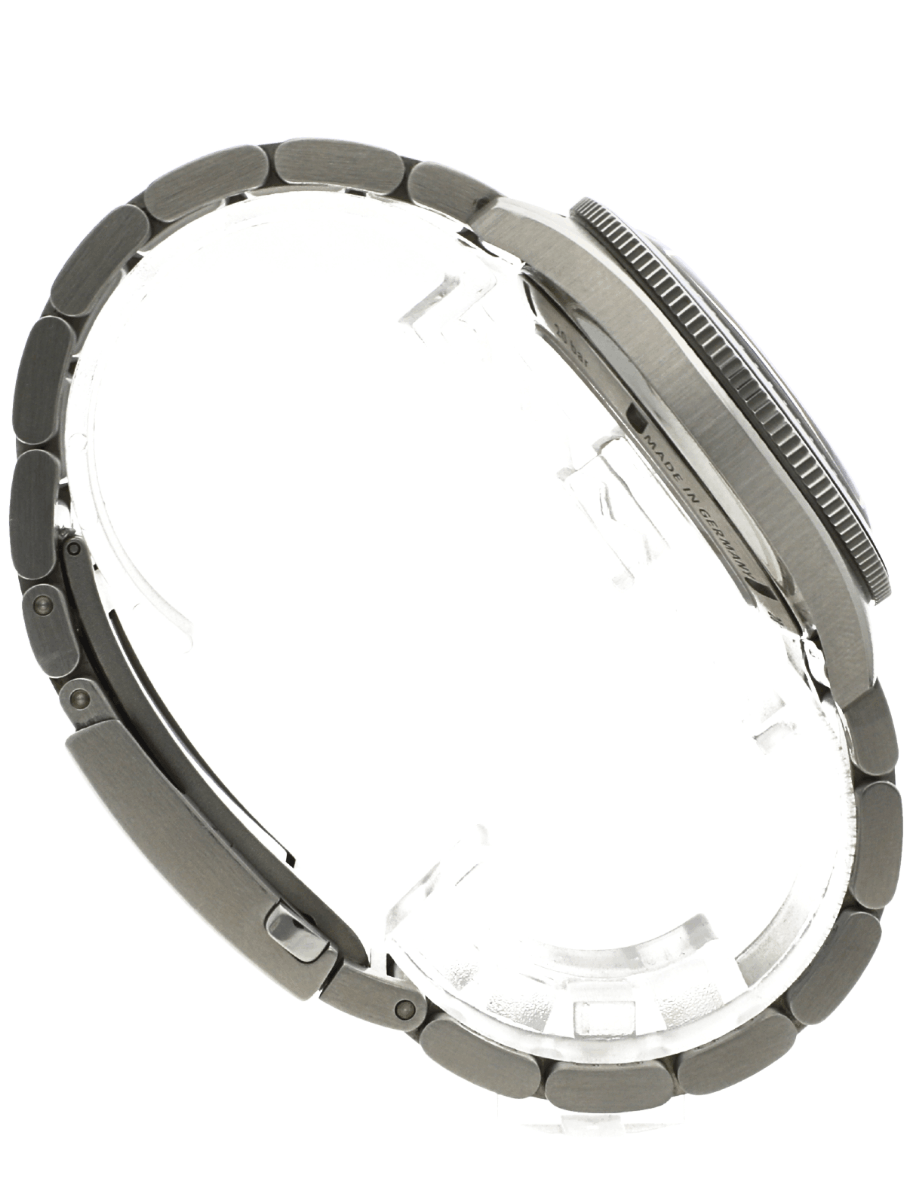 Side view of pre-owned Glashütte Original diver watch with stainless steel case and bracelet.