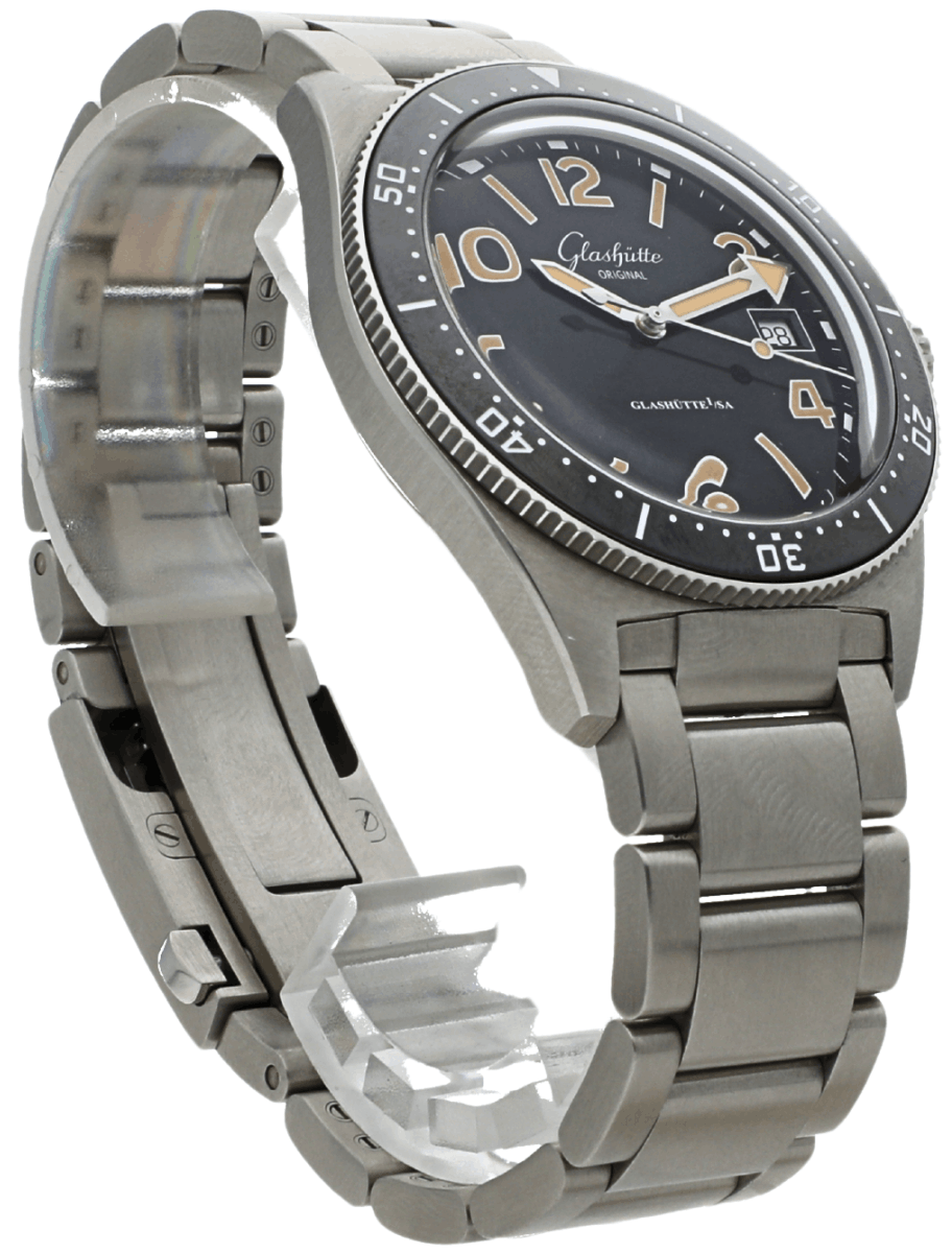 Side view of pre-owned Glashütte Original diver watch with black dial, stainless steel case and bracelet.