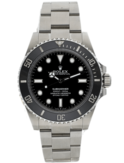 Pre-owned Rolex Submariner wristwatch with oystersteel case and bracelet, and black dial.